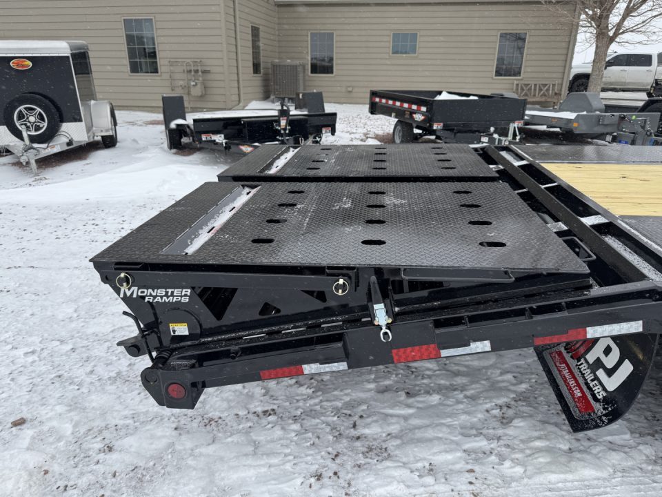 New 2026 PJ Trailers LD25GN Flatbed Trailer