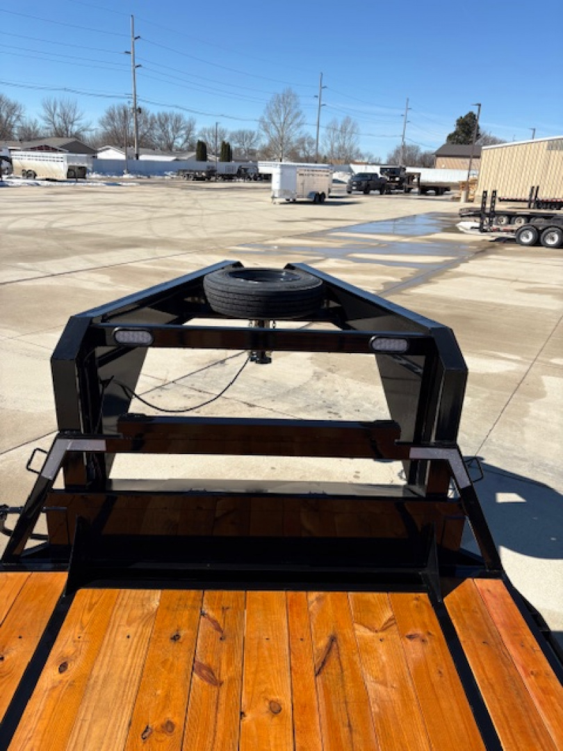 New 2026 Diamond T 28 ft Gooseneck Wide Body 20,000 GVWR