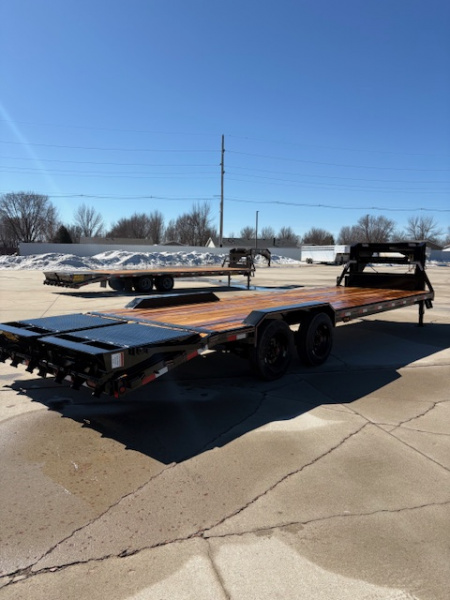 New 2026 Diamond T 28 ft Gooseneck Wide Body 20,000 GVWR
