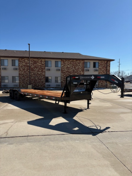 New 2026 Diamond T 28 ft Gooseneck Wide Body 20,000 GVWR