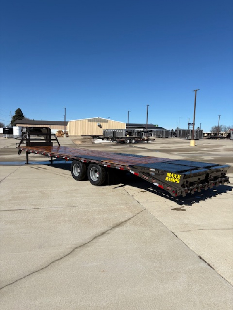 New 2026 Diamond T 32 ft Gooseneck Flatbed 24,000 GVWR