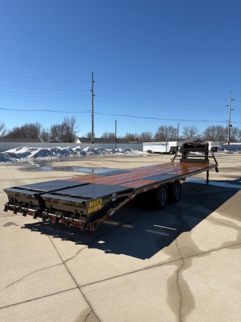 New 2026 Diamond T 32 ft Gooseneck Flatbed 24,000 GVWR