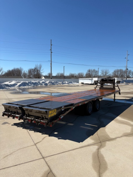 New 2026 Diamond T 32 ft Gooseneck Flatbed 24,000 GVWR