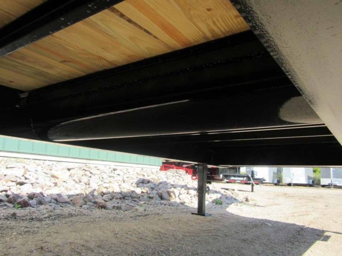 New 2026 30' 21k PJ Low-Pro Triple Axle Gooseneck Flatbed Trailer