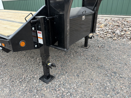 New 2026 26' PJ Low-Pro Gooseneck Flatbed Trailer