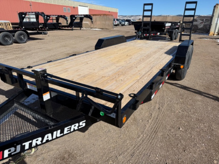 New 2026 PJ Trailers CC (18') Equipment Trailer 14K