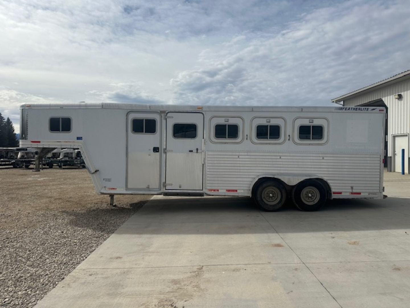 Used 1998 Featherlite 4 Horse Slant