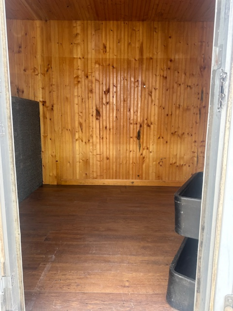 Used 1998 Featherlite 4 Horse Slant