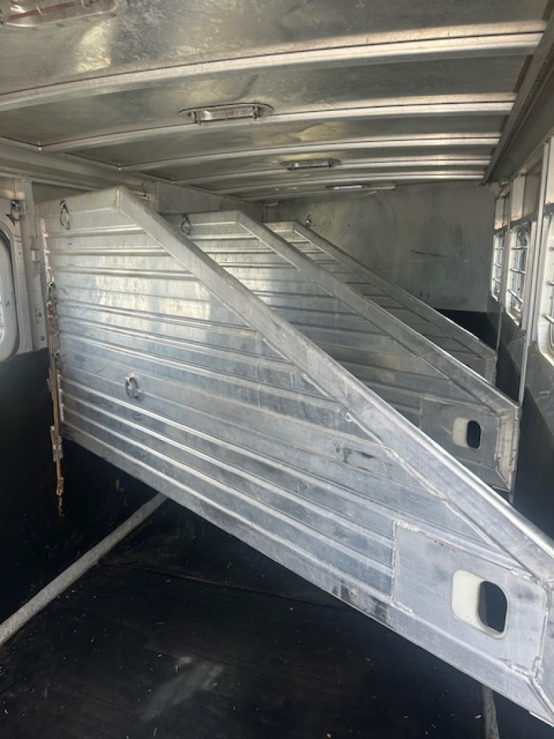 Used 1998 Featherlite 4 Horse Slant