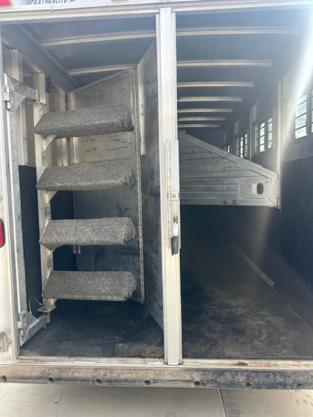 Used 1998 Featherlite 4 Horse Slant