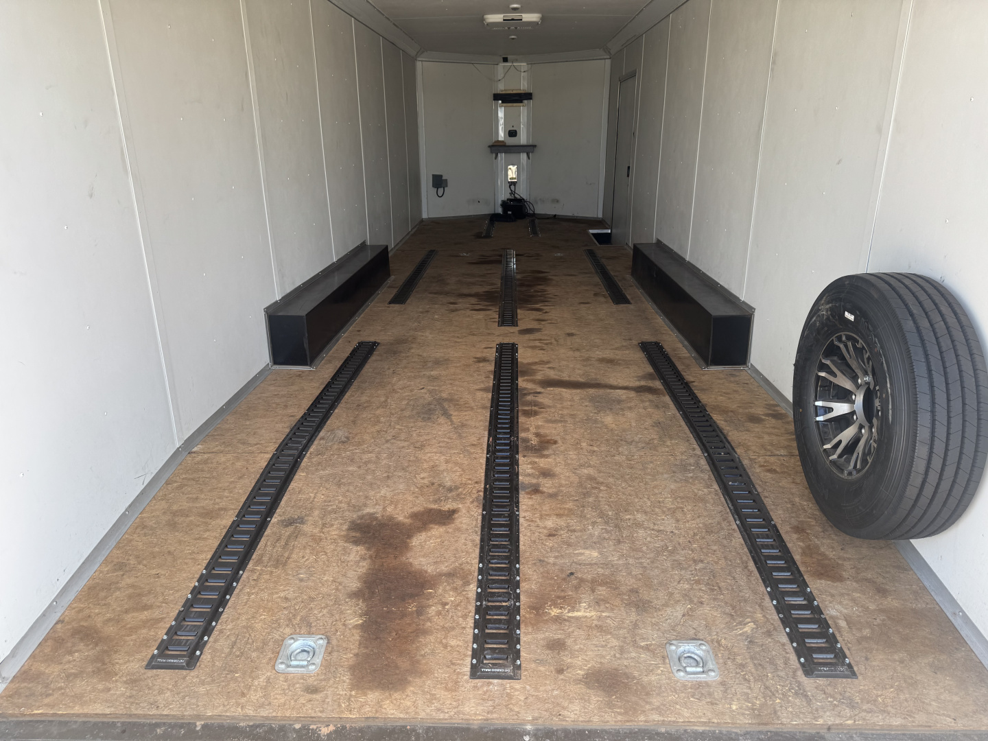 Used 2022 Look Trailers 8.5’x28’ Enclosed Race Trailer Cargo / Enclosed Trailer