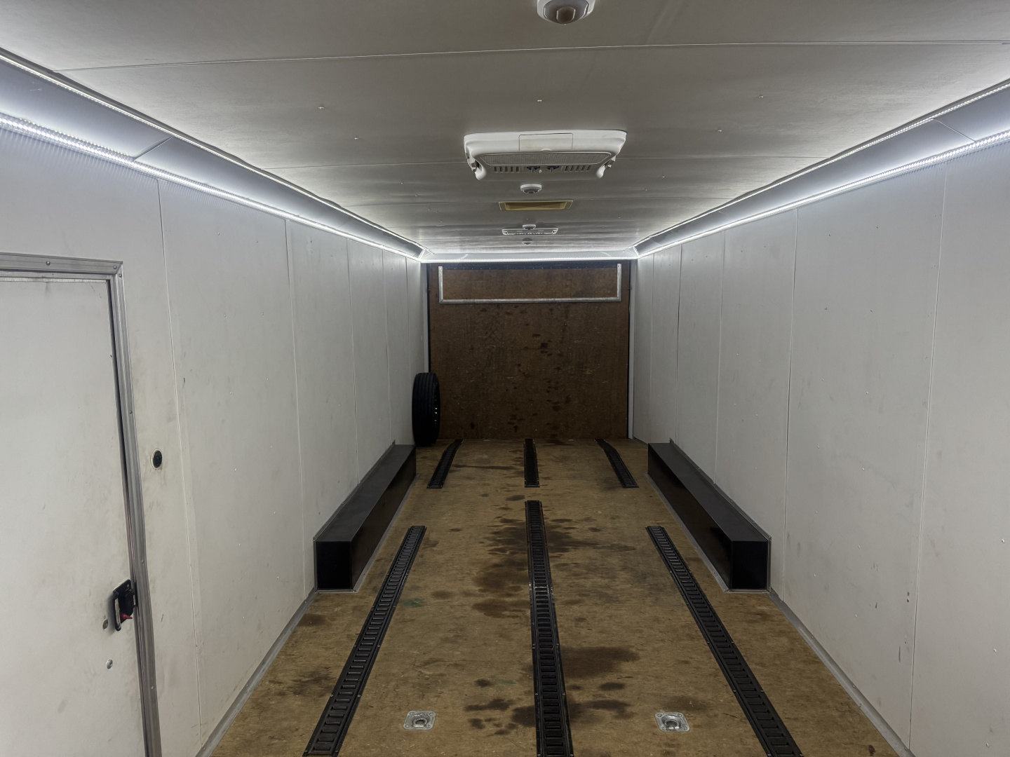 Used 2022 Look Trailers 8.5’x28’ Enclosed Race Trailer Cargo / Enclosed Trailer