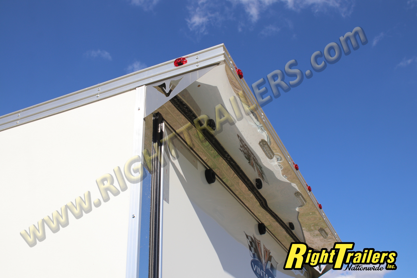 New 2026 8.5X32 Vintage Trailers RACE TRAILER