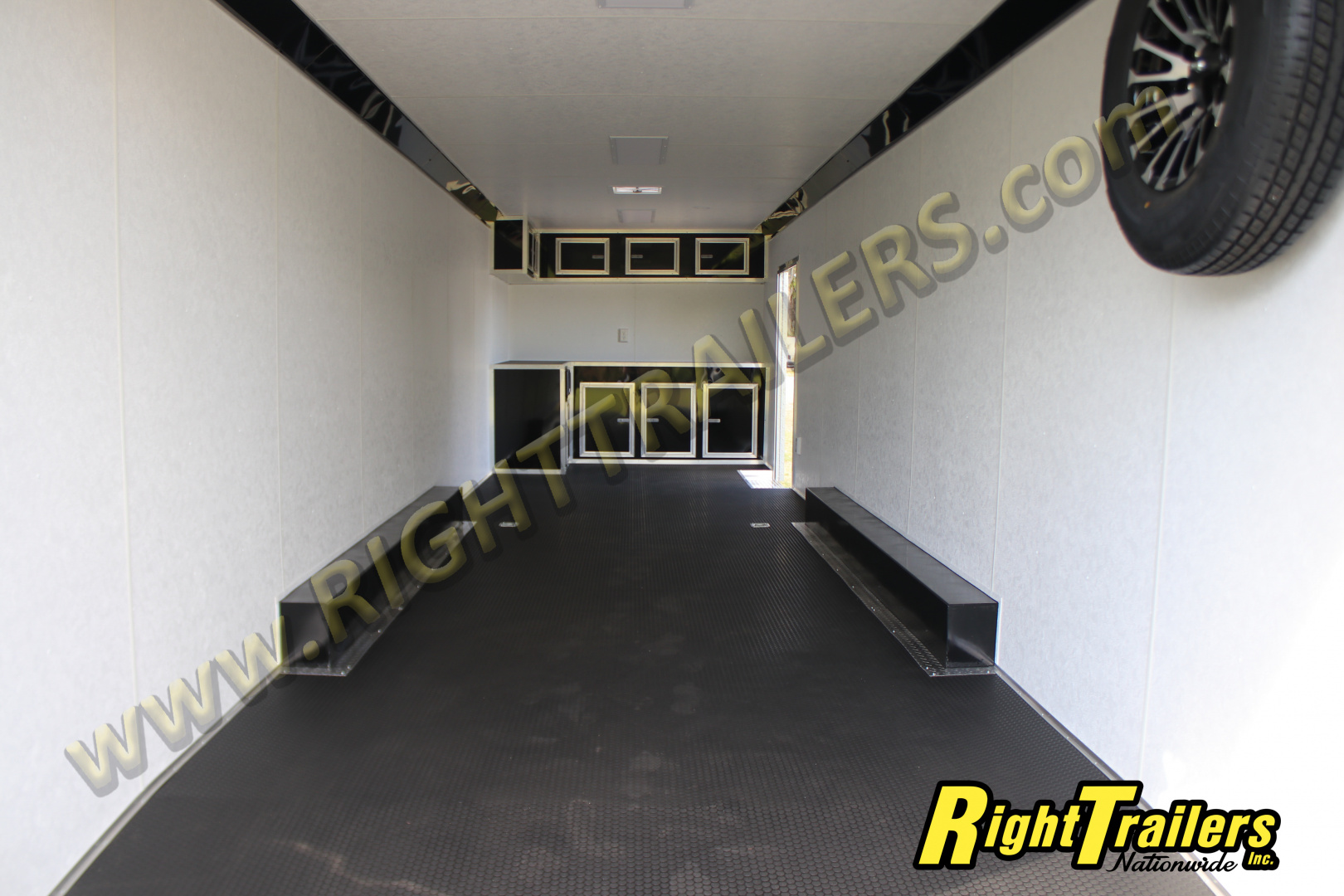 New 2026 8.5X32 Vintage Trailers RACE TRAILER