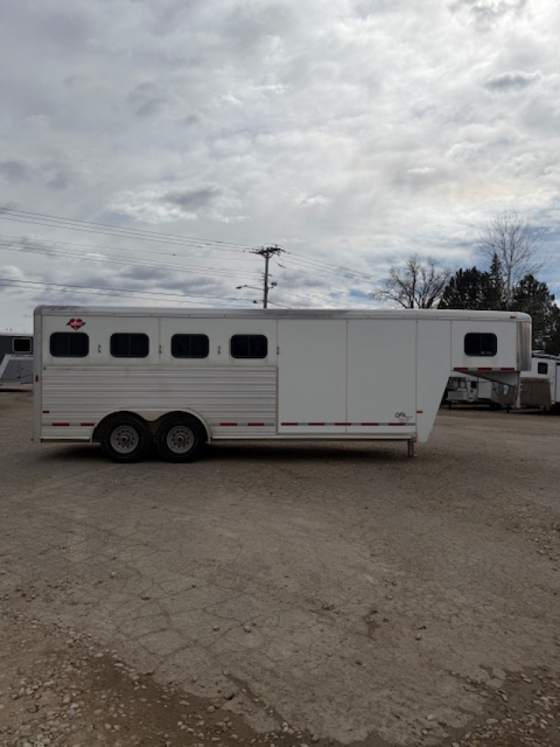 Consignment 2005 Hart 4Horse Slant