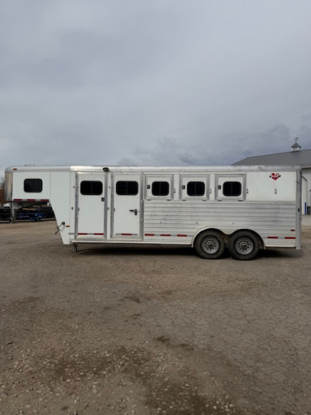 Consignment 2005 Hart 4Horse Slant