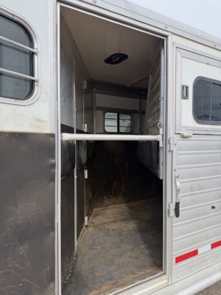 Consignment 2005 Hart 4Horse Slant