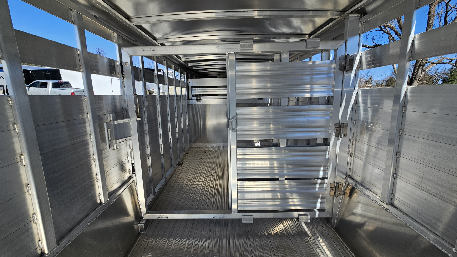 New 2026 Featherlite Trailers GOOSENECK 8127 7X20TA Stock / Stock Combo Trailer