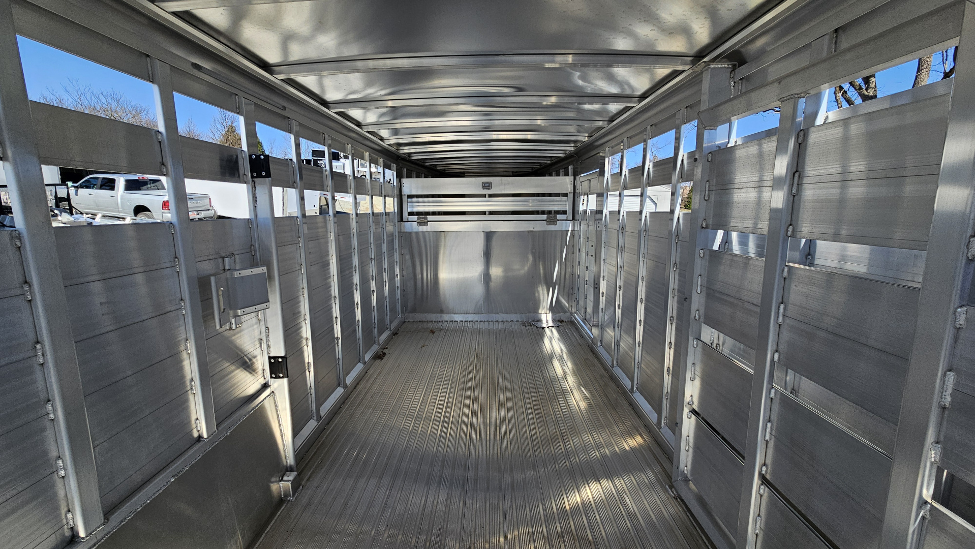 New 2026 Featherlite Trailers GOOSENECK 8127 7X20TA Stock / Stock Combo Trailer