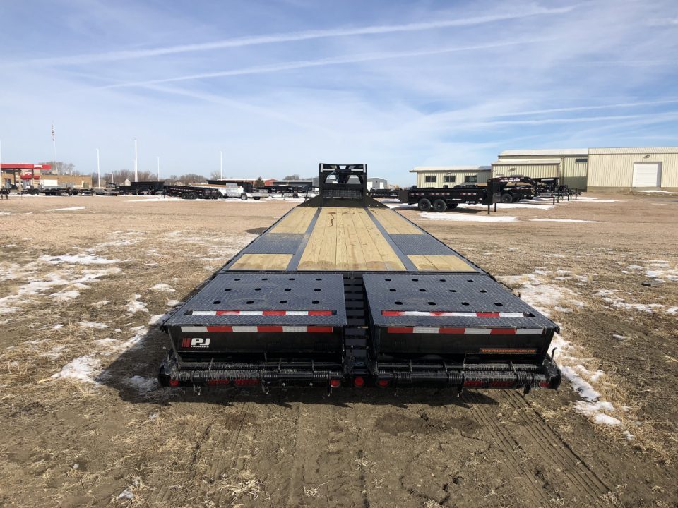 New 2026 PJ Trailers LD36GN Flatbed Trailer