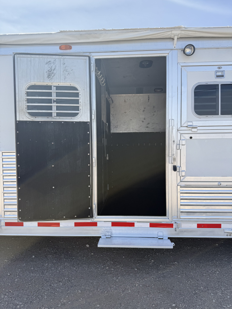 Used 1999 Elite Trailers 4 HORSE LQ Horse Trailer