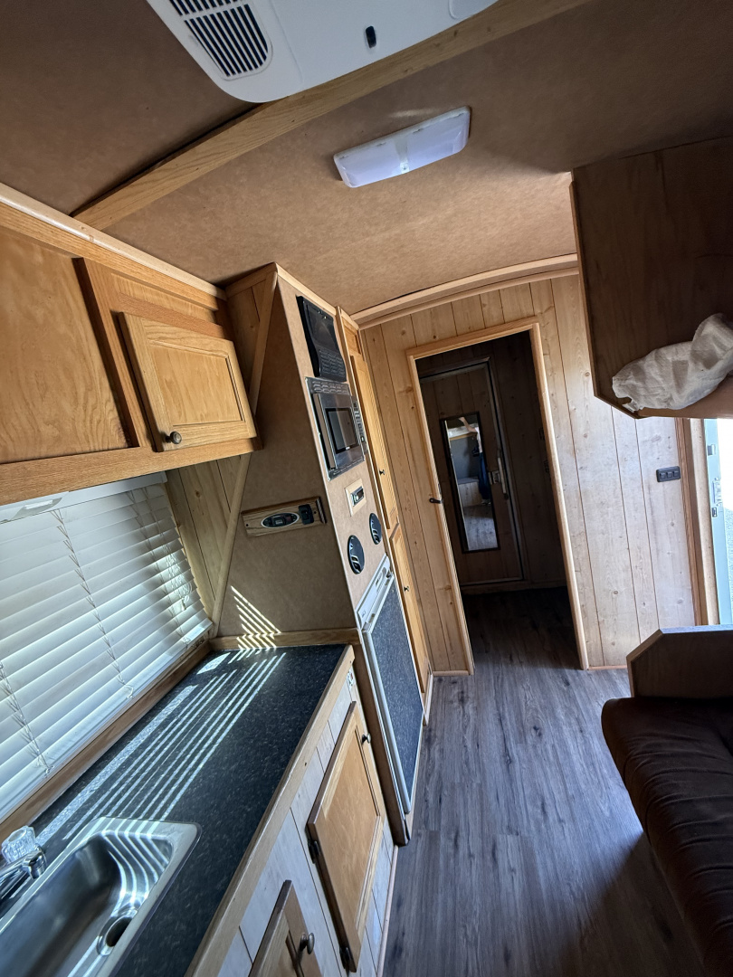 Used 1999 Elite Trailers 4 HORSE LQ Horse Trailer