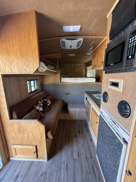 Used 1999 Elite Trailers 4 HORSE LQ Horse Trailer
