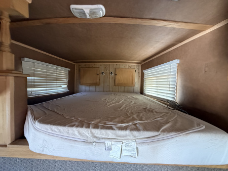 Used 1999 Elite Trailers 4 HORSE LQ Horse Trailer