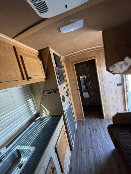 Used 1999 Elite Trailers 4 HORSE LQ Horse Trailer