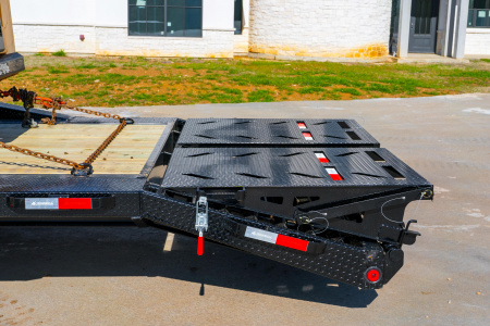 New 2026 Iron Bull 102X26 GOOSENECK Equipment Trailer 10K AXLES DRIVE OVER FENDERS & RAMPAGE RAMPS
