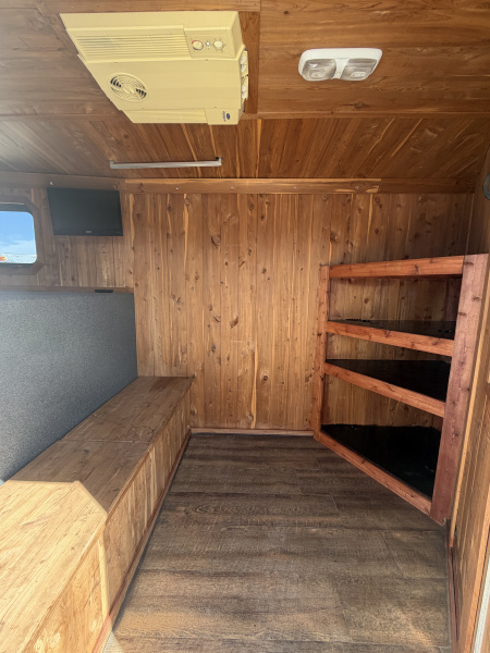Used 2000 Cherokee 3 Horse Gooseneck Horse Trailer