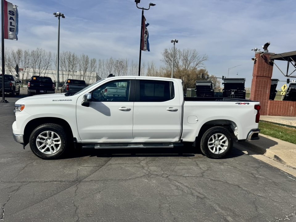 Used 2022 Chevrolet 1500 Crew Cab LT Truck