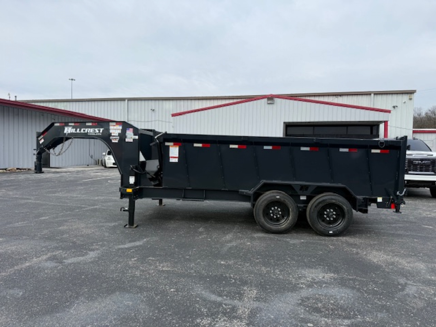 New Hillcrest Dump 7x14 GN 40" 17.6K W/ Upgraded HD Ramps