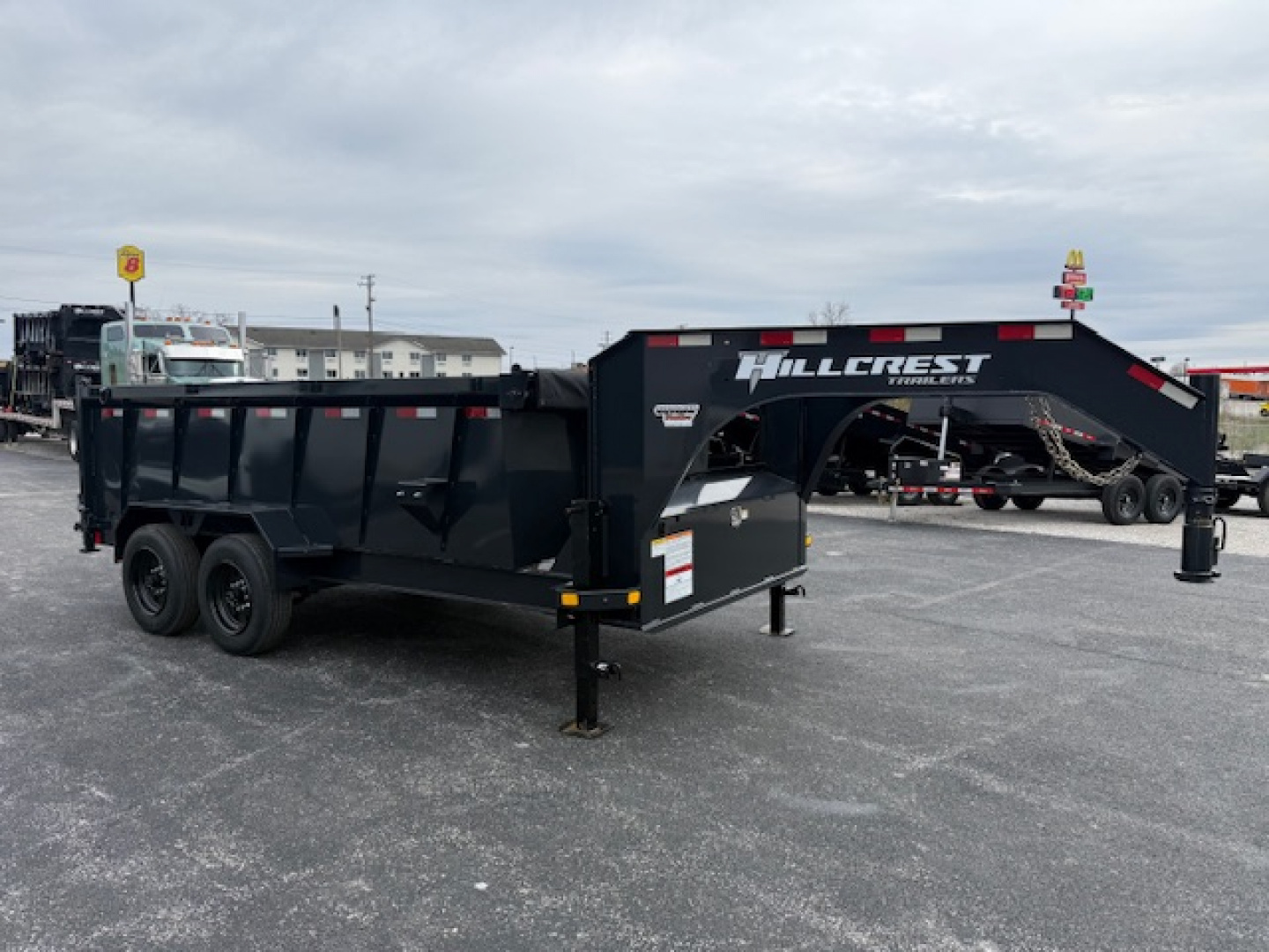 New Hillcrest Dump 7x14 GN 40" 17.6K W/ Upgraded HD Ramps