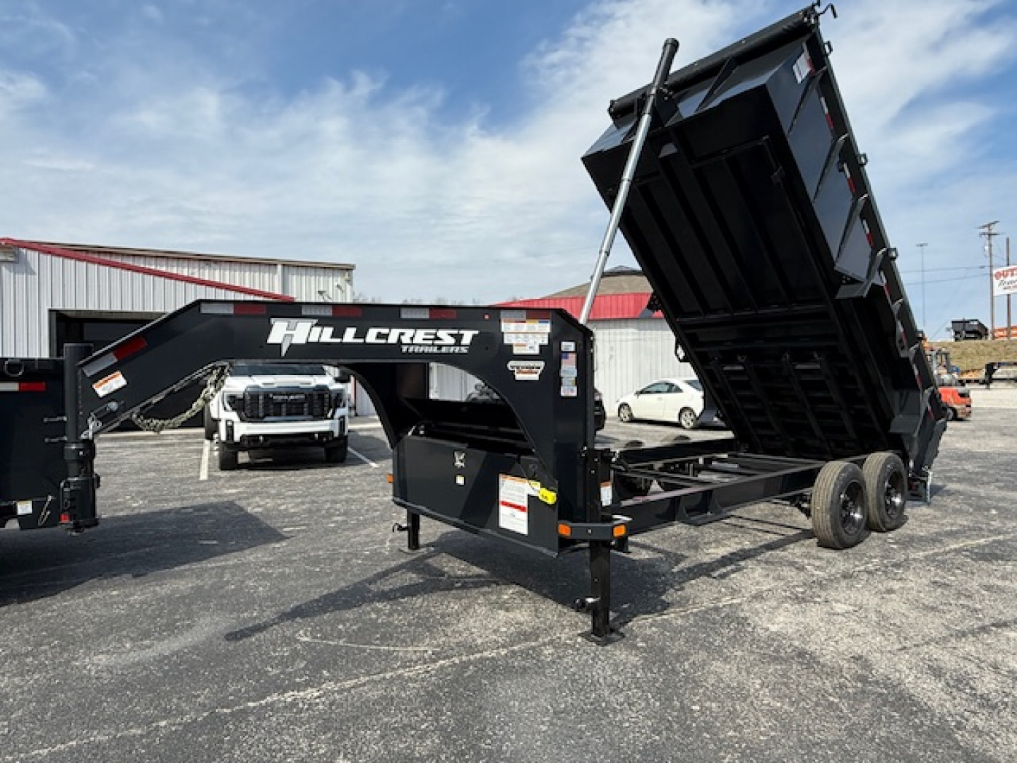 New Hillcrest Dump 7x16 GN 40" 17.6K W/ Upgraded HD Ramps