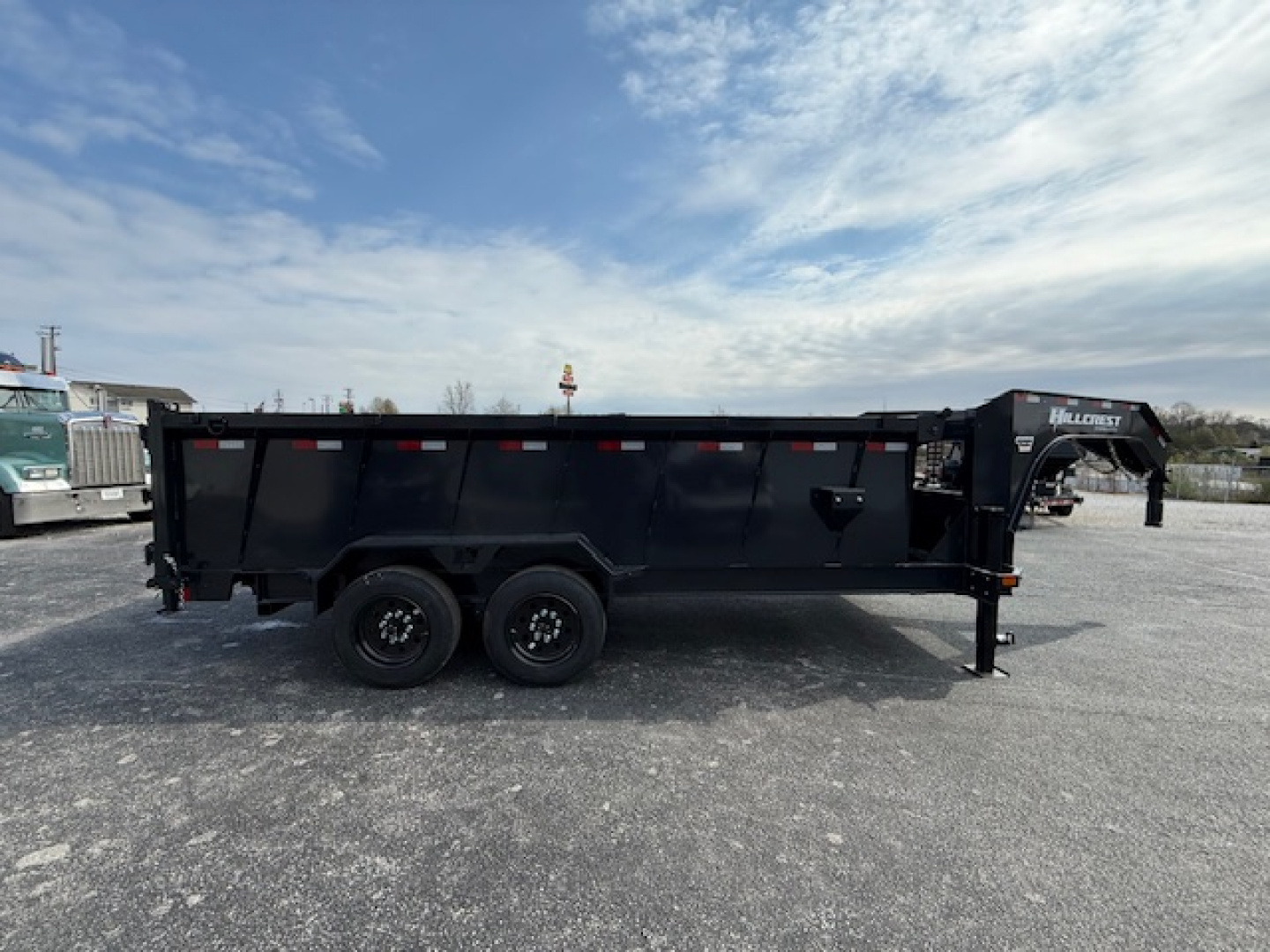 New Hillcrest Dump 7x16 GN 40" 17.6K W/ Upgraded HD Ramps