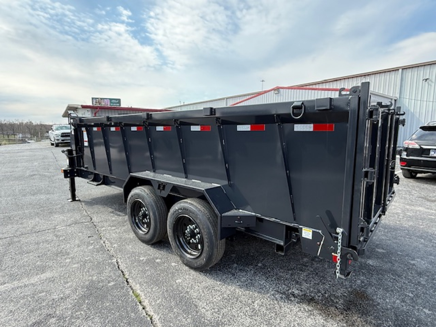 New Hillcrest Dump 7x16 GN 40" 17.6K W/ Upgraded HD Ramps