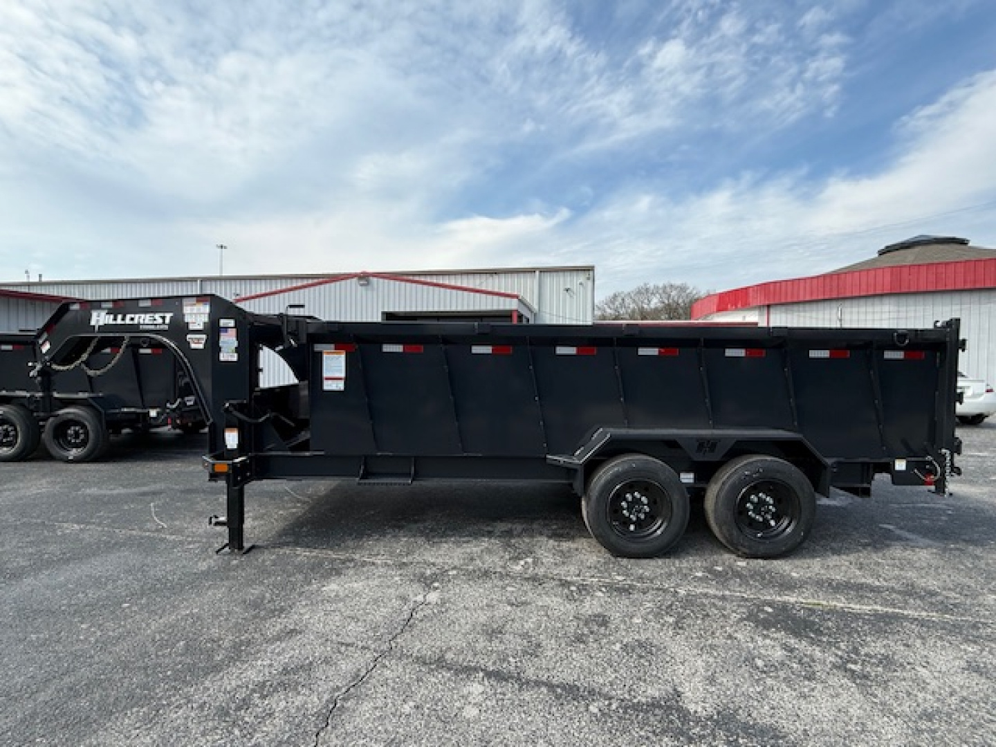 New Hillcrest Dump 7x16 GN 40" 17.6K W/ Upgraded HD Ramps