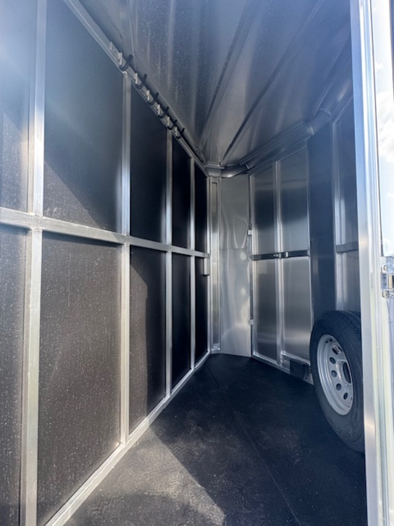New 2026 Shadow 2026 Shadow Select 3H w/Escape Door Horse Trailer