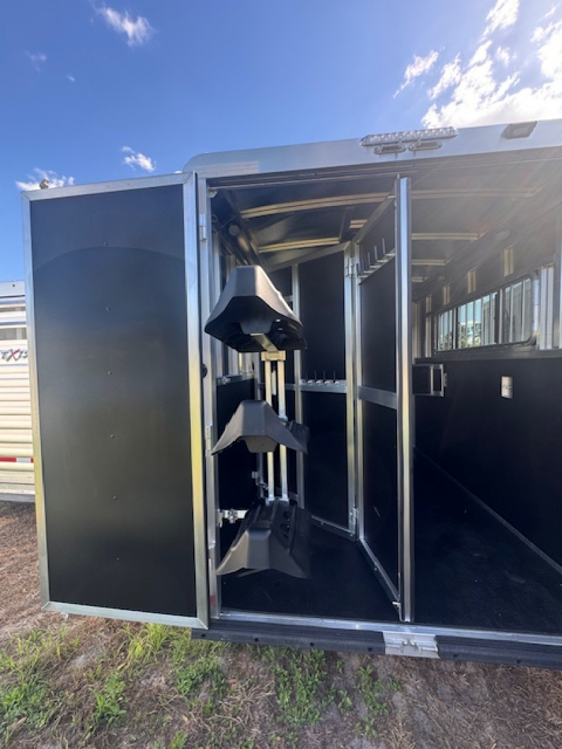 New 2026 Shadow 2026 Shadow Select 3H w/Escape Door Horse Trailer