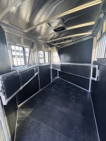 New 2026 Shadow 2026 Shadow Select 3H w/Escape Door Horse Trailer