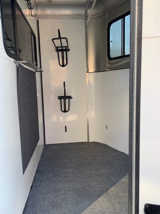 Used 2019 Kingston Trailers 2h Endurance Horse Trailer