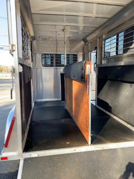 Used 2019 Kingston Trailers 2h Endurance Horse Trailer