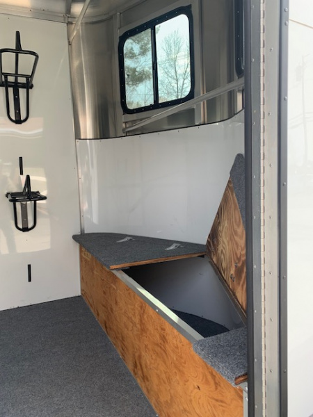 Used 2022 Kingston Trailers 2h d/room Horse Trailer Classic Elite