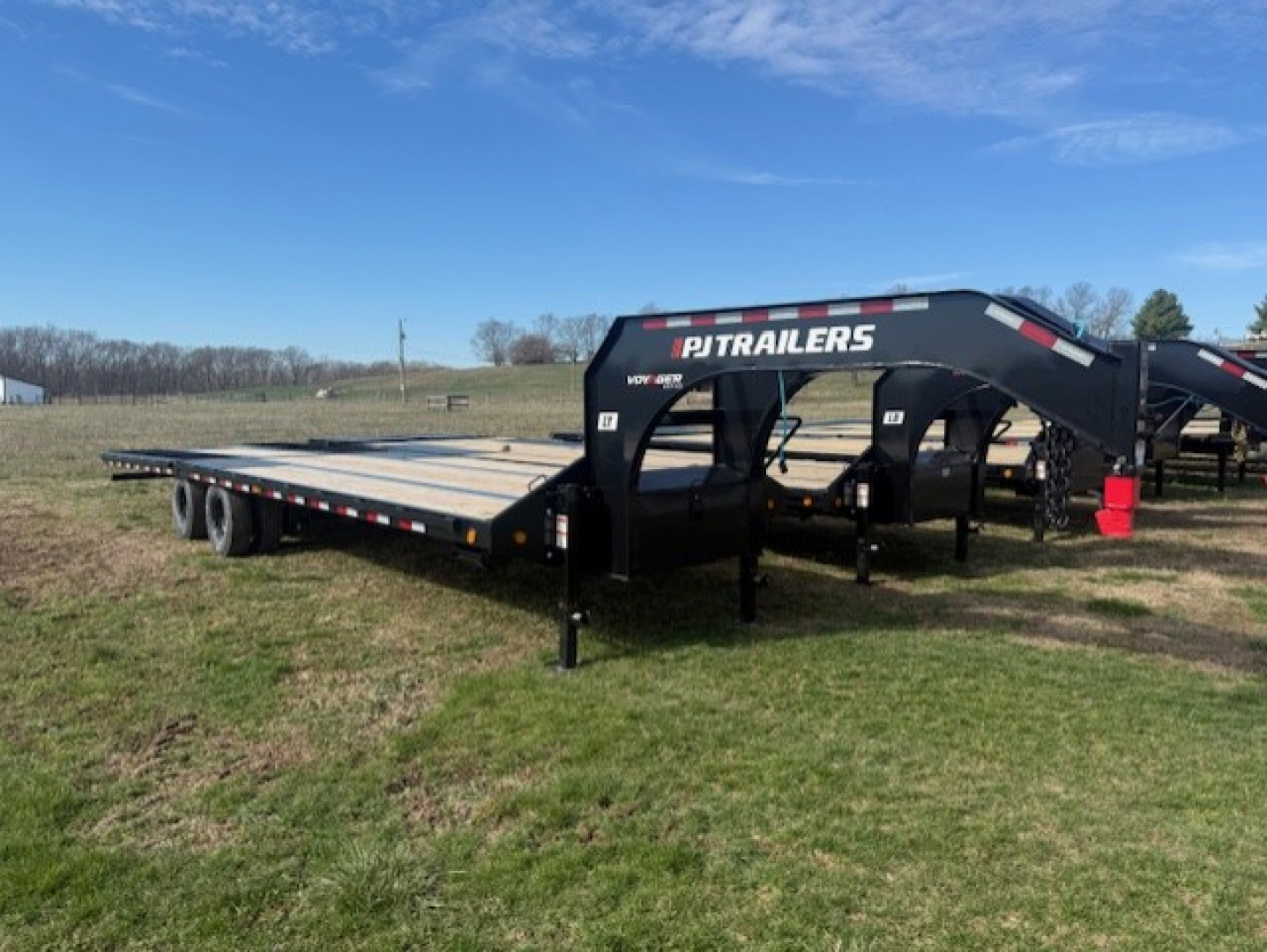 New 2026 PJ Trailers 102"X32' LY1 HYDRAULIC DOVETAIL w/12K AXLES Deckover Trailer
