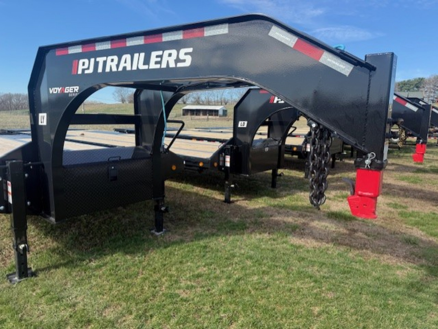 New 2026 PJ Trailers 102"X32' LY1 HYDRAULIC DOVETAIL w/12K AXLES Deckover Trailer