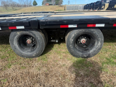 New 2026 PJ Trailers 102"X32' LY1 HYDRAULIC DOVETAIL w/12K AXLES Deckover Trailer