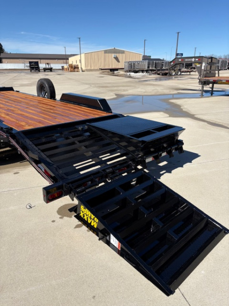 New 2026 Diamond T 22 ft Bumper Pull 17,600 GVWR