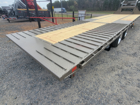 New 2026 Diamond C Trailers FMAX212 32' x 102" Pacesetter Edition Equipment Trailer