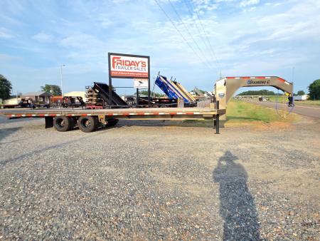New 2026 Diamond C Trailers FMAX212 32' x 102" Pacesetter Edition Equipment Trailer
